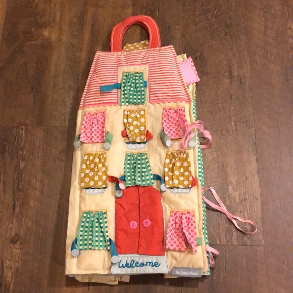 carry home dollhouse